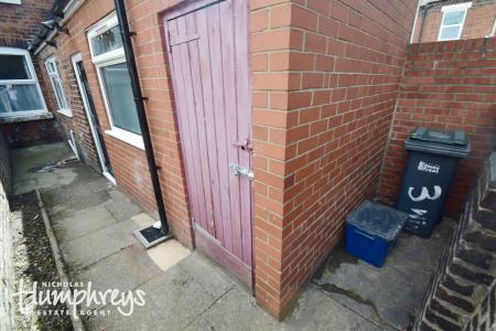 3 bedroom Terraced House to let in Windsmoor Street, Stoke-On-Trent, ST4