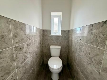 3 bedroom Semi-detached house to let in Chester Crescent, Newcastle-Under-Lyme, ST5