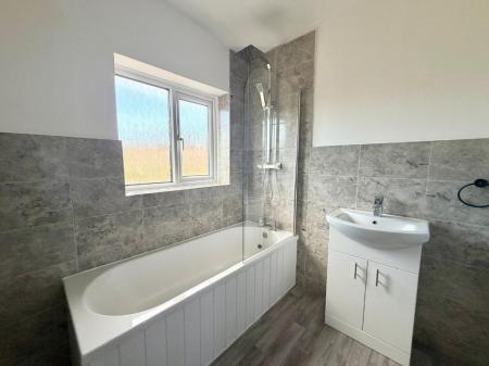 3 bedroom Semi-detached house to let in Chester Crescent, Newcastle-Under-Lyme, ST5