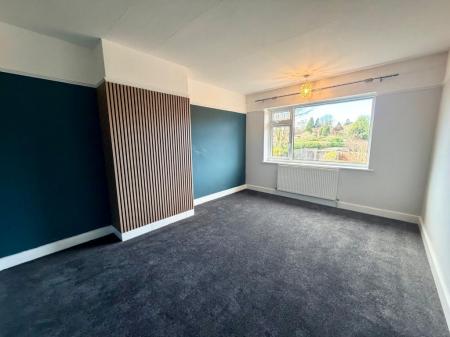 3 bedroom Semi-detached house to let in Chester Crescent, Newcastle-Under-Lyme, ST5