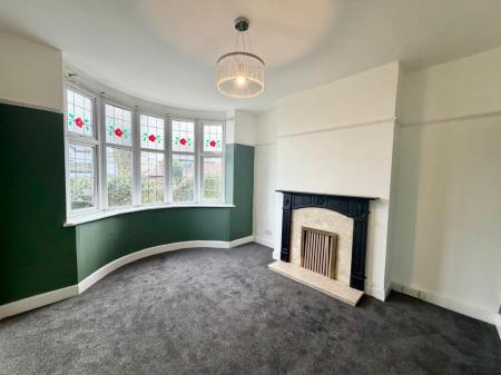 3 bedroom Semi-detached house to let in Chester Crescent, Newcastle-Under-Lyme, ST5