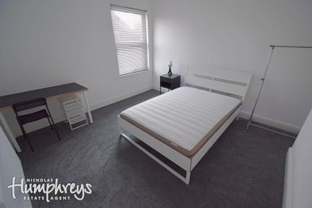 4 bedroom Terraced House to let in Cauldon Road, Shelton, Stoke-On-Trent, ST4