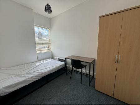 4 bedroom Terraced House to let in Stoke Road, Shelton, Stoke-On-Trent, ST4