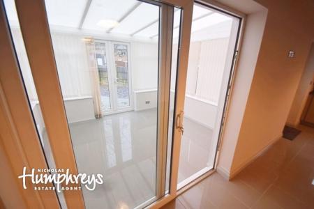 4 bedroom Semi-detached house to let in Oliver Road, Hartshill, Stoke-On-Trent, ST4