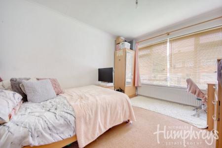3 bedroom Semi-detached house to let in College Road, Canterbury, CT1