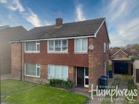 4 bedroom Semi-detached house to let in College Road, Canterbury, CT1