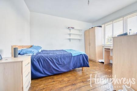 4 bedroom Semi-detached house to let in College Road, Canterbury, CT1