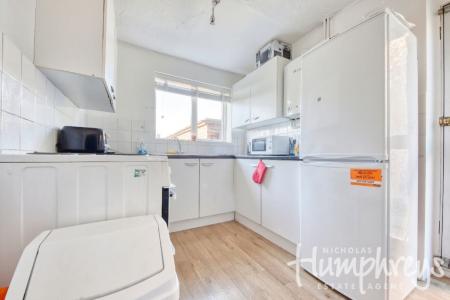 4 bedroom Semi-detached house to let in College Road, Canterbury, CT1