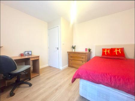 5 bedroom Semi-detached house to let in Downs Road, Canterbury, CT2