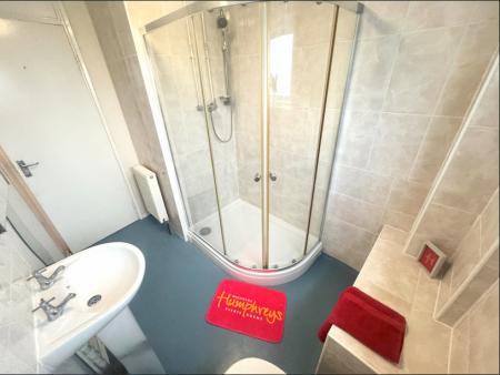 5 bedroom Semi-detached house to let in Downs Road, Canterbury, CT2