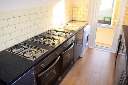 6 bedroom Semi-detached house to let in Gordon Road, Wincheap, CT1