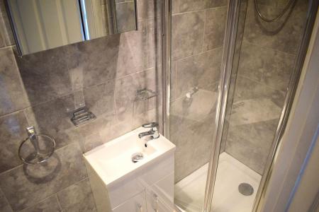 6 bedroom Semi-detached house to let in Gordon Road, Wincheap, CT1