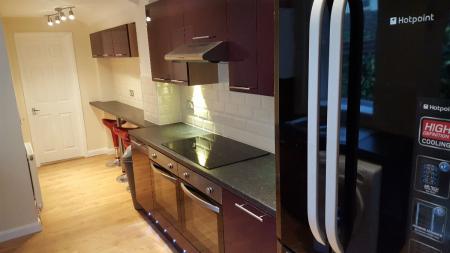 1 bedroom Semi-detached house to let in Lancaster Road, Wincheap, CT1