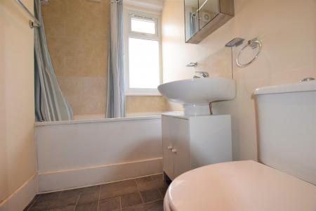 5 bedroom Terraced House to let in Martyrs Field Road, Wincheap, CT1