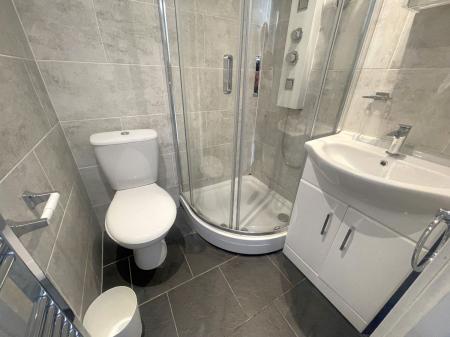 6 bedroom Semi-detached house to let in North Holmes Road, Canterbury, CT1