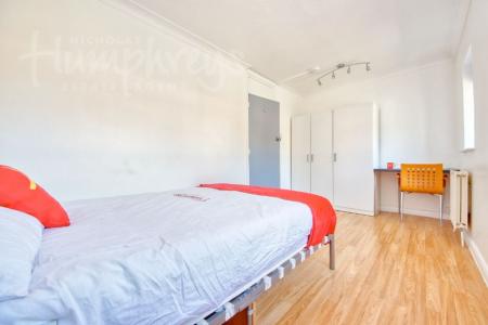 5 bedroom Terraced House to let in Regency Place, Canterbury, CT1