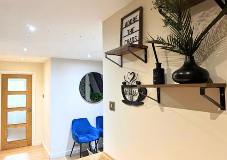 5 bedroom Semi-detached house to let in Rushmead Close, Canterbury, CT2