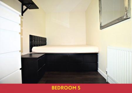 5 bedroom Semi-detached house to let in Rushmead Close, Canterbury, CT2