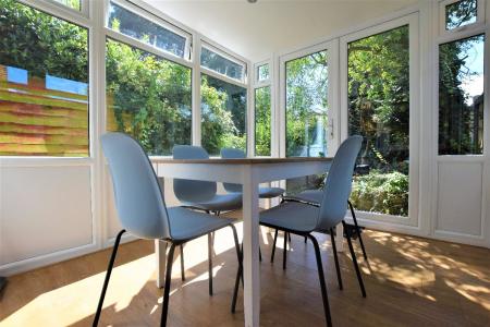 5 bedroom Semi-detached house to let in Rushmead Close, Canterbury, CT2