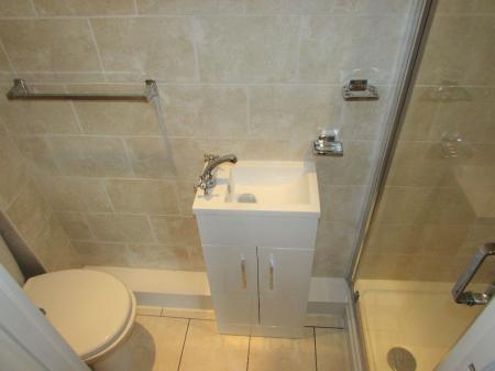 6 bedroom Semi-detached house to let in Sturry Road, Canterbury, CT1