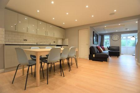 7 bedroom Semi-detached house to let in Tenterden Drive, Canterbury, CT2