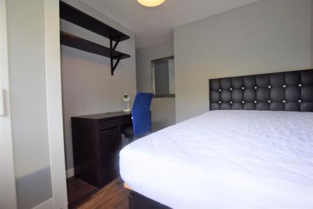 7 bedroom Semi-detached house to let in Tenterden Drive, Canterbury, CT2