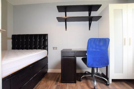 7 bedroom Semi-detached house to let in Tenterden Drive, Canterbury, CT2