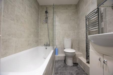 7 bedroom Semi-detached house to let in Tenterden Drive, Canterbury, CT2