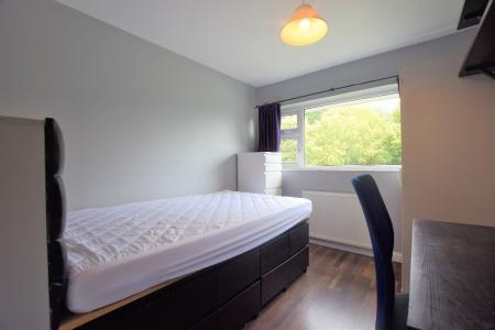 7 bedroom Semi-detached house to let in Tenterden Drive, Canterbury, CT2