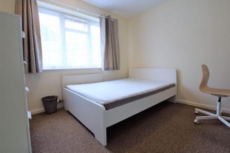 4 bedroom Terraced House to let in Tunstall Road, Canterbury, CT2