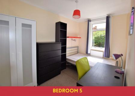 1 bedroom Semi-detached house to let in York Road, Wincheap, CT1