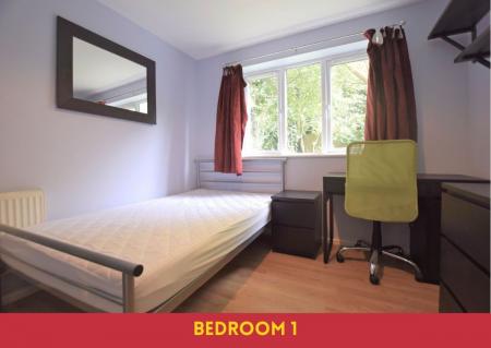 5 bedroom Semi-detached house to let in 5 Bed Student Home - 51 Dickens Avenue