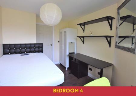 5 bedroom Semi-detached house to let in 5 Bed Student Home - 15 Rhodaus Close