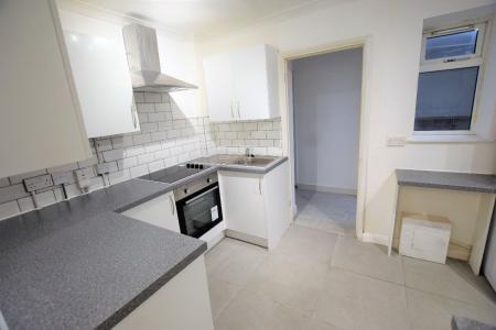 4 bedroom Semi-detached house to let in 4 Bed Student Home - Edgar Road, Opposite CCCU