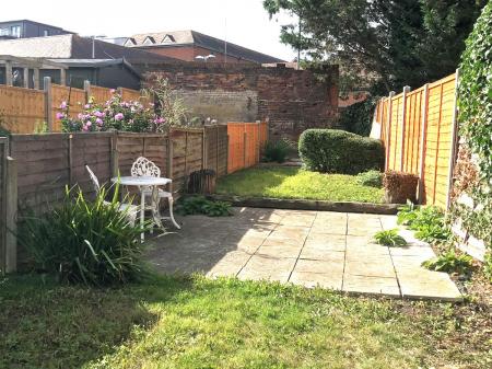 2 bedroom Terraced House to let in Ivy Lane (Near City Centre)