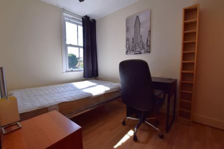 2 bedroom Terraced House to let in Ivy Lane (Near City Centre)