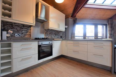 3 bedroom Apartment to let in St. Mildred's Court (City Centre)