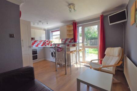 3 bedroom Terraced House to let in Bishops Way (St. Dunstans)