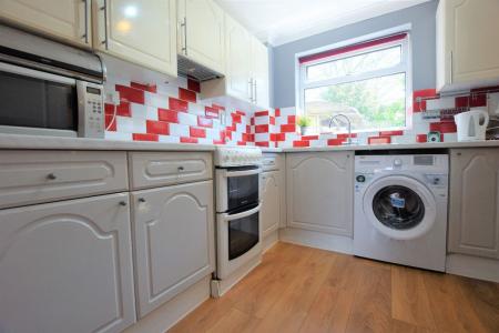 3 bedroom Terraced House to let in Bishops Way (St. Dunstans)