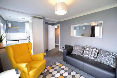 2 Bedroom Student Home - Stirling Court, City Centre