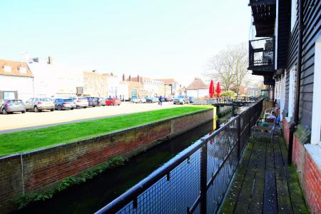 2 bedroom Apartment to let in 2 Bedroom Student Home - Stirling Court, City Centre