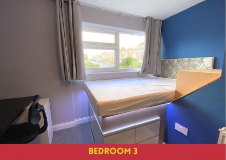 6 bedroom Semi-detached house to let in 6 Bedroom Student Home - Downs Road, UKC