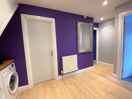 6 bedroom Semi-detached house to let in 6 Bedroom Student Home - Downs Road, UKC