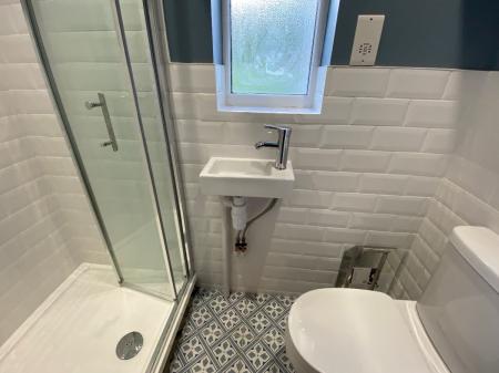 6 bedroom Semi-detached house to let in 6 Bedroom Student Home - Downs Road, UKC