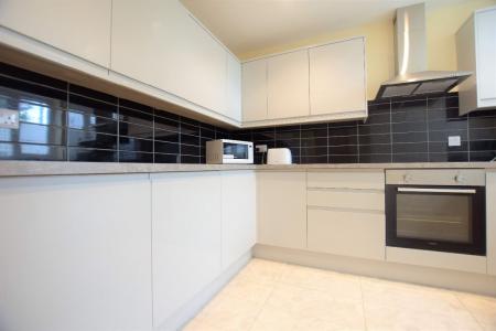 4 bed Student Home - CCCU - 1a Arran Mews