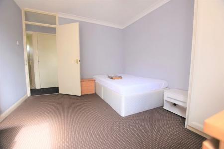 3 bedroom Bungalow to let in 37 Headcorn Drive, Canterbury