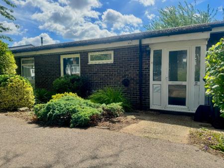 3 bedroom Bungalow to let in 37 Headcorn Drive, Canterbury