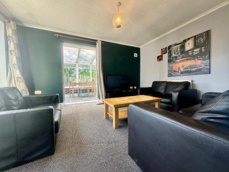 3 bedroom Bungalow to let in 37 Headcorn Drive, Canterbury