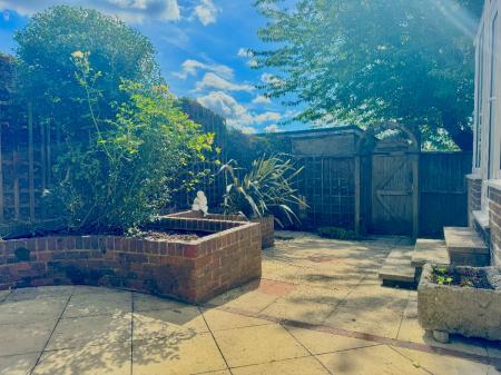 3 bedroom Bungalow to let in 37 Headcorn Drive, Canterbury