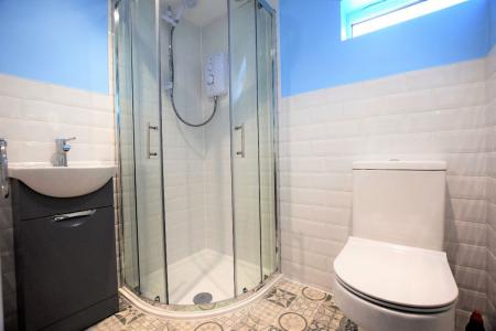 5 bedroom Terraced House to let in 5 Bed Student Home - 80 Downs Road, Canterbury